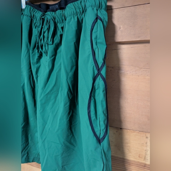 Brutal Buddha Shorts Mens XXL Green Lined Performance Pockets Drawstring 8 Inch - Picture 2 of 11